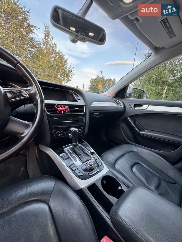Седан Audi A4 2012 в Киеве