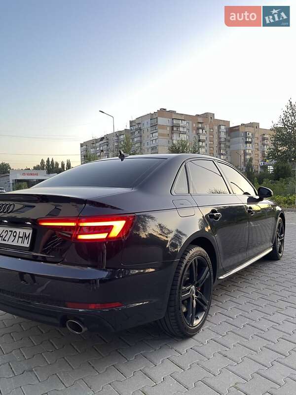 Седан Audi A4 2016 в Хмельницком