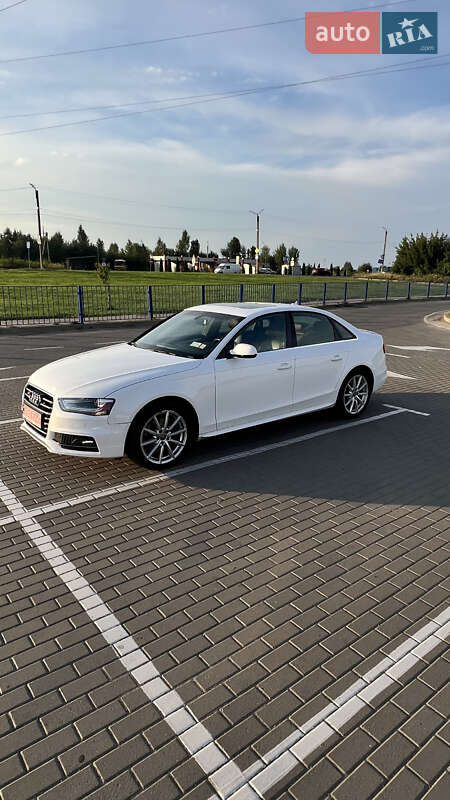 Седан Audi A4 2014 в Нововолынске