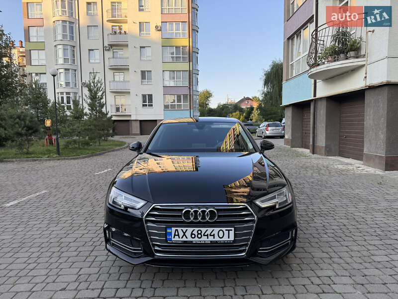 Седан Audi A4 2018 в Ивано-Франковске