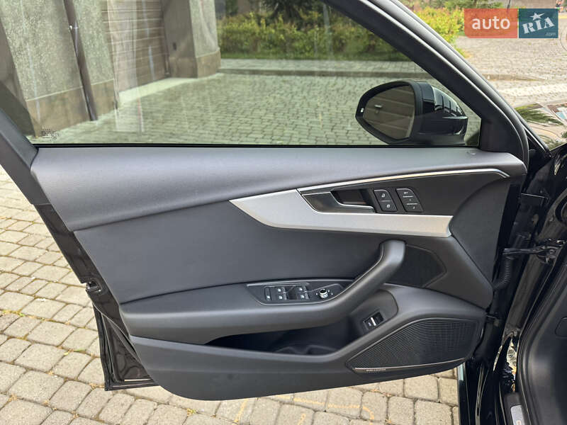 Седан Audi A4 2018 в Ивано-Франковске