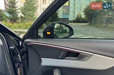 Седан Audi A4 2018 в 