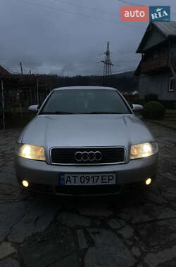 Седан Audi A4 2004 в Микуличине