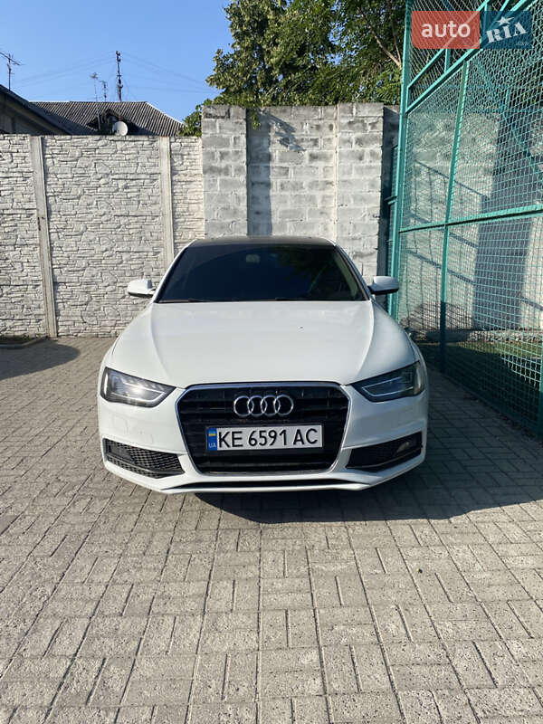 Седан Audi A4 2012 в 