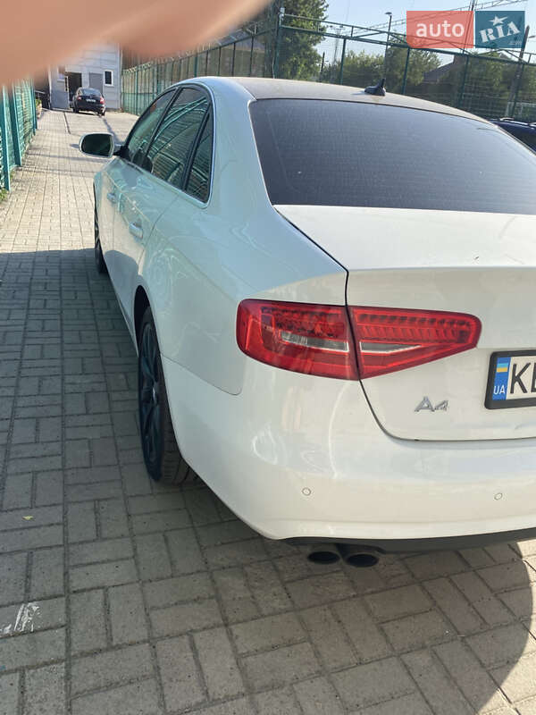 Седан Audi A4 2012 в Днепре