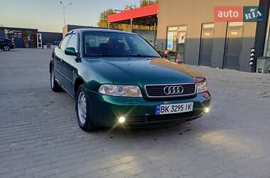 Седан Audi A4 1999 в Рівному