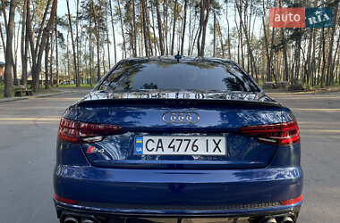 Седан Audi A4 2017 в 