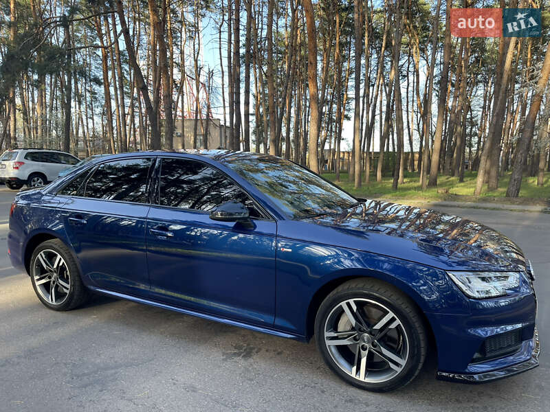 Седан Audi A4 2017 в Киеве