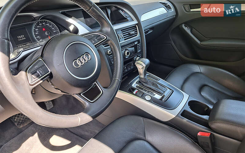 Седан Audi A4 2015 в Львове