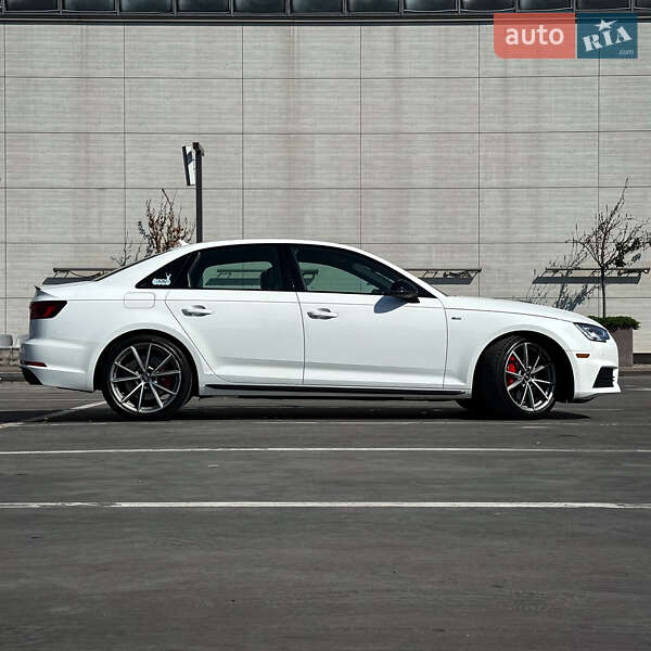 Седан Audi A4 2018 в Львове