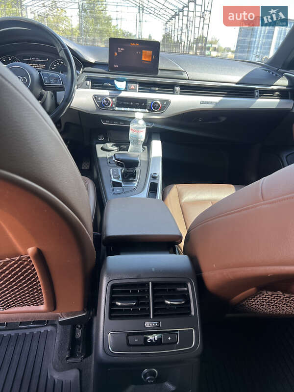 Седан Audi A4 2016 в Полтаве