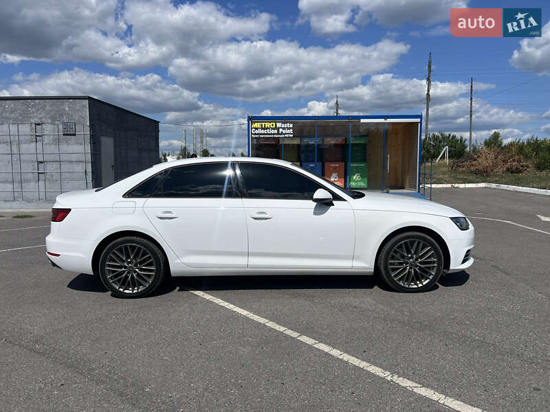 Седан Audi A4 2016 в Полтаве