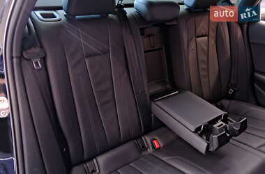 Седан Audi A4 2019 в 