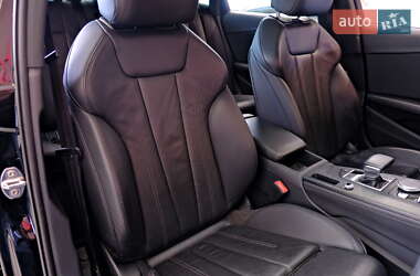 Седан Audi A4 2019 в 