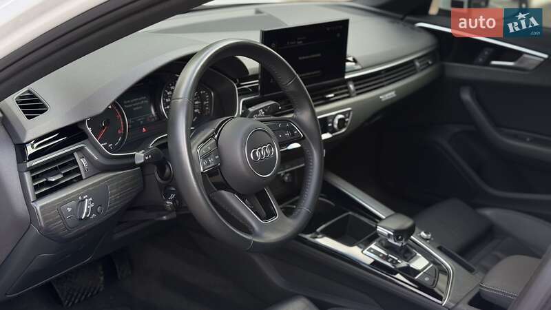 Седан Audi A4 2020 в Киеве