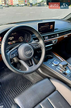 Седан Audi A4 2018 в 