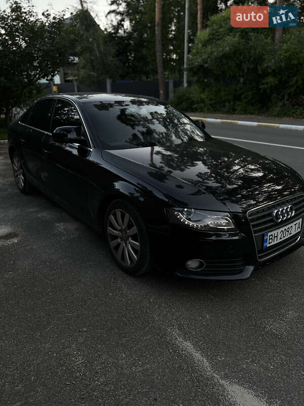 Седан Audi A4 2009 в Буче