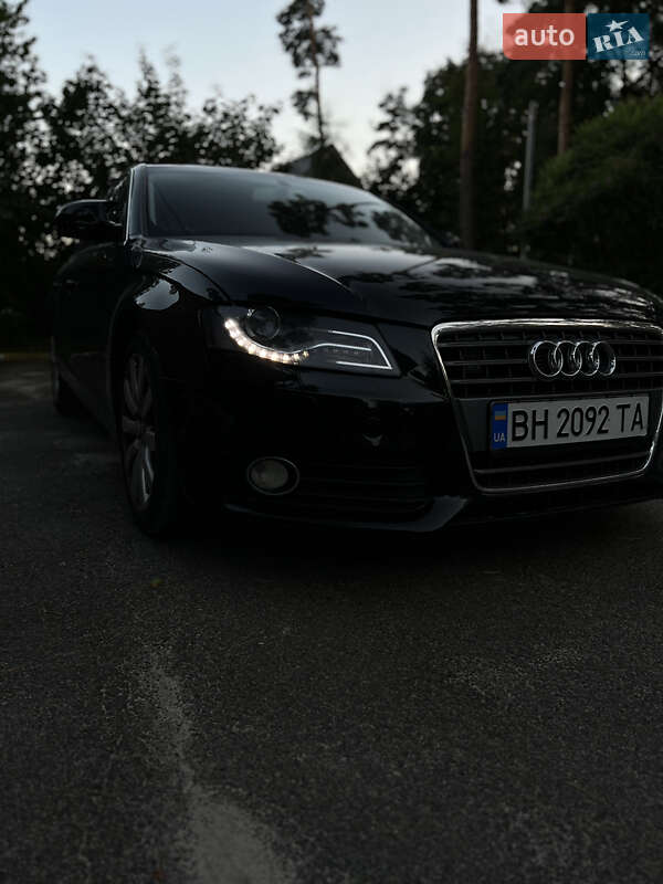 Седан Audi A4 2009 в Буче