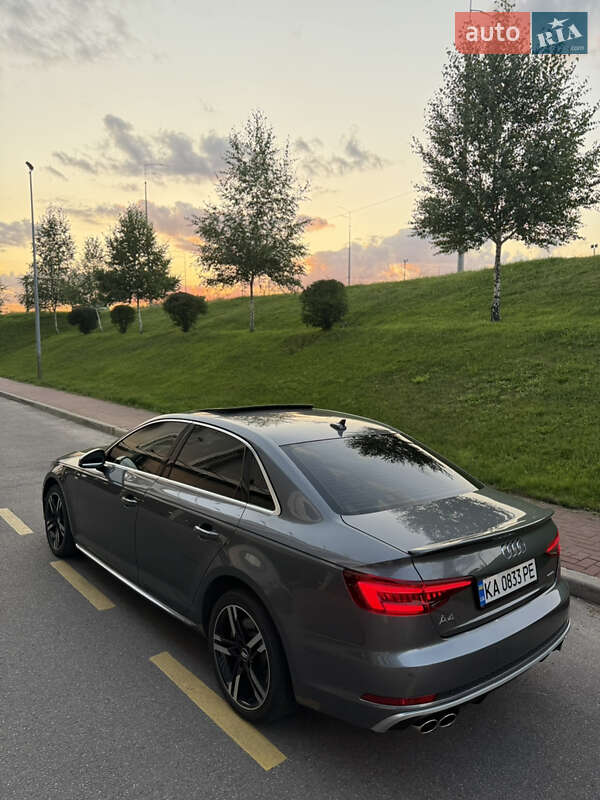 Audi A4 2018