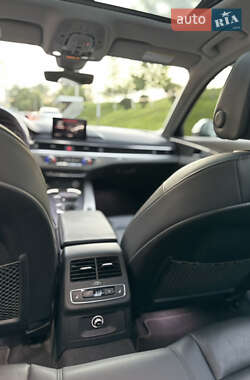 Седан Audi A4 2018 в 