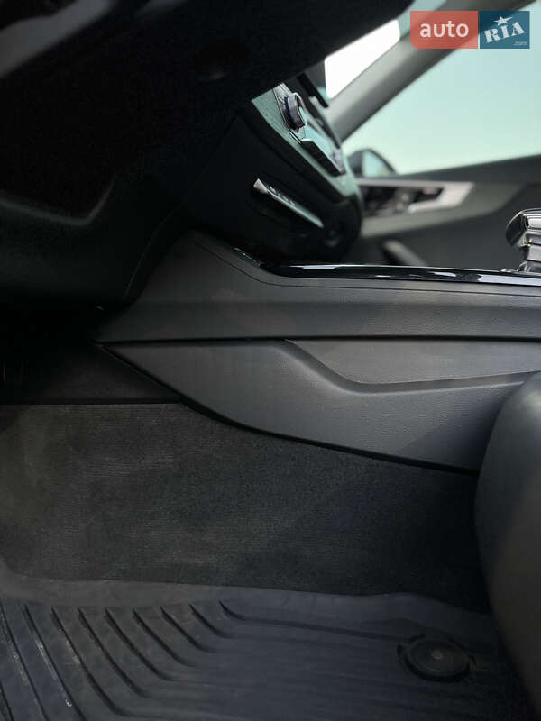 Седан Audi A4 2020 в Киеве