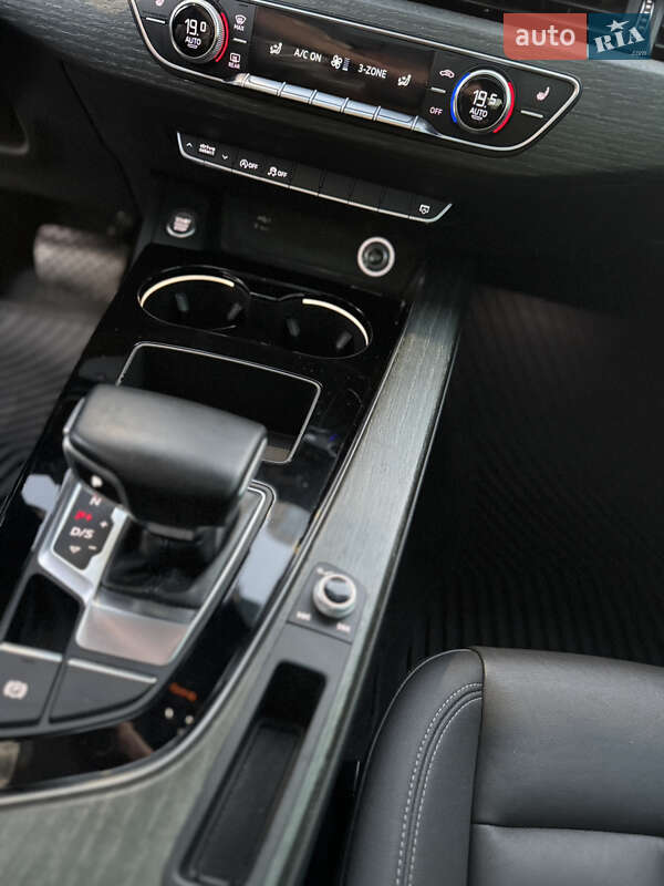 Седан Audi A4 2020 в Киеве