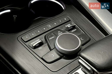 Седан Audi A4 2018 в 