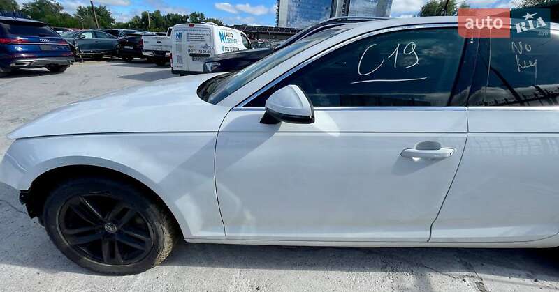 Седан Audi A4 2016 в Киеве