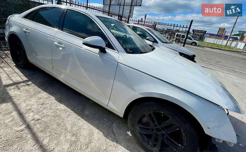 Седан Audi A4 2016 в Киеве
