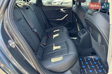 Седан Audi A4 2019 в 