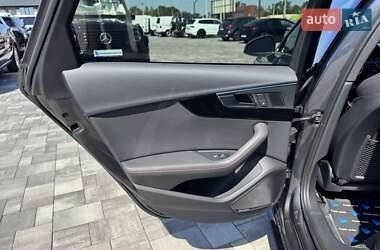 Седан Audi A4 2019 в 