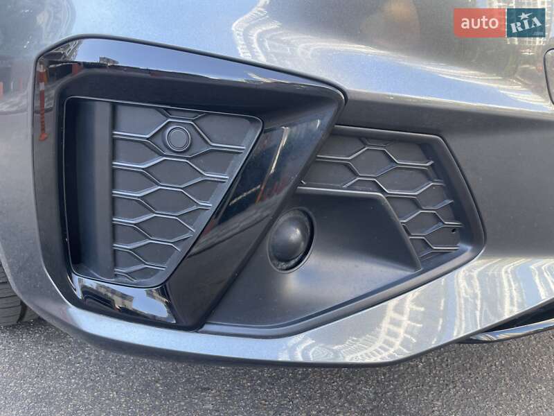 Седан Audi A4 2022 в Киеве