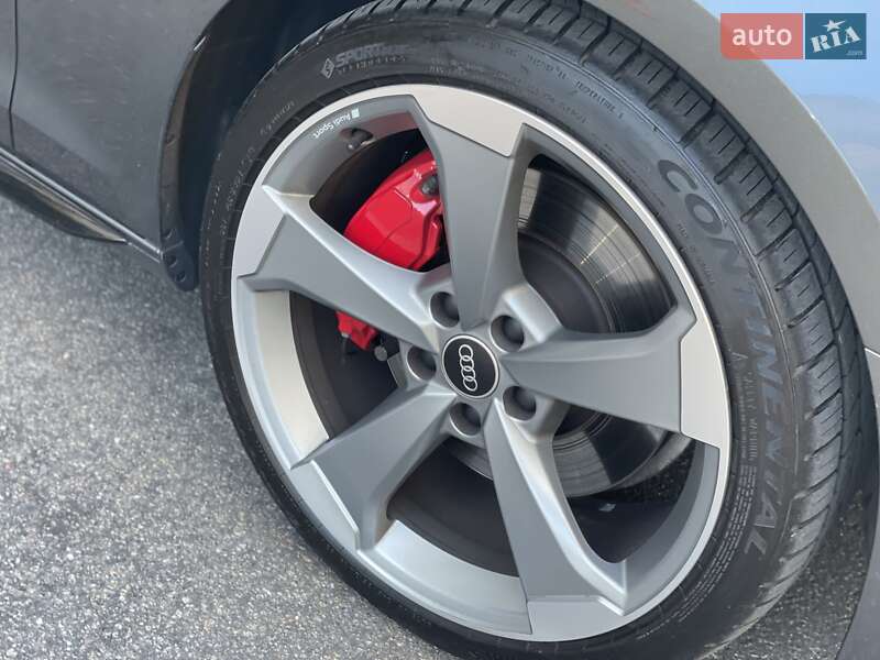 Седан Audi A4 2022 в Киеве