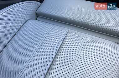 Седан Audi A4 2022 в 