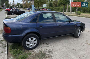 Седан Audi A4 1999 в 