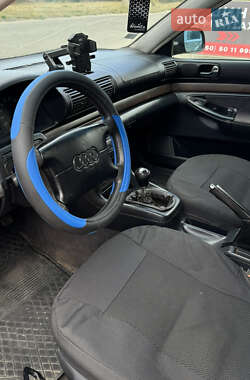 Седан Audi A4 1999 в 