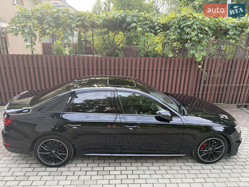 Седан Audi A4 2017 в Львові