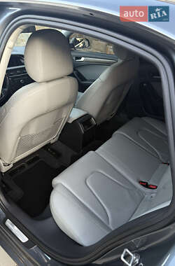 Седан Audi A4 2012 в 