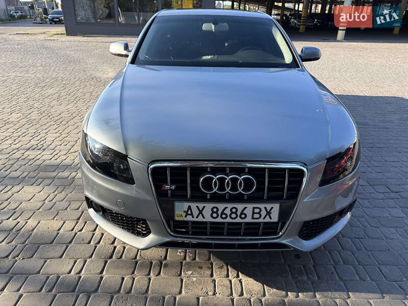 Седан Audi A4 2011 в 
