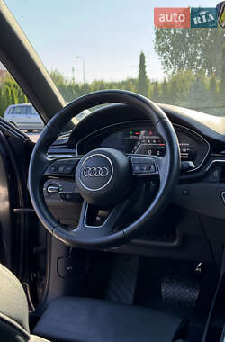 Седан Audi A4 2022 в 