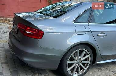 Седан Audi A4 2015 в 