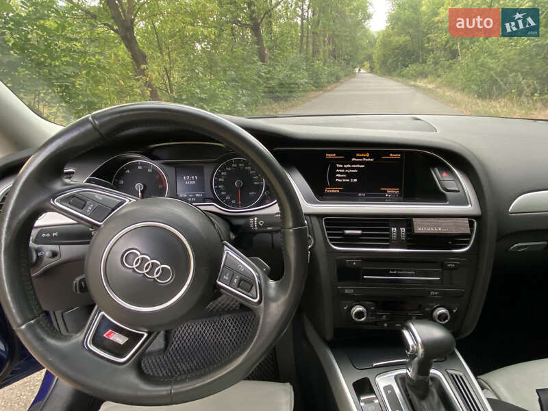 Седан Audi A4 2014 в Днепре