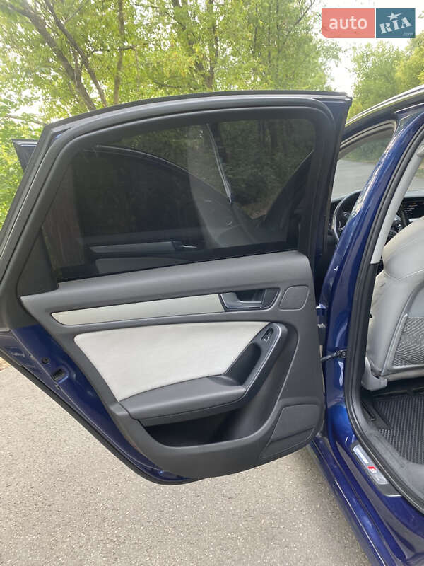 Седан Audi A4 2014 в Днепре