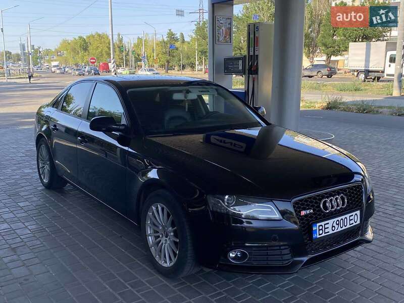 Седан Audi A4 2011 в Николаеве