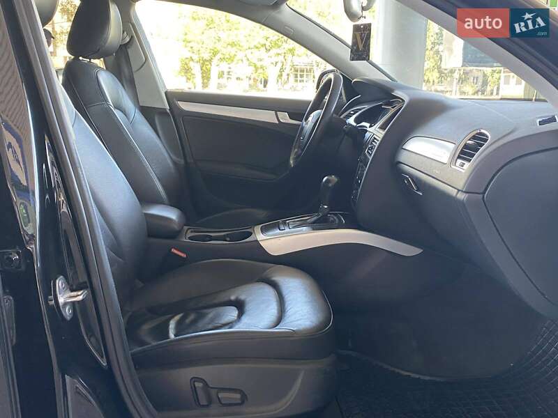 Седан Audi A4 2011 в Николаеве
