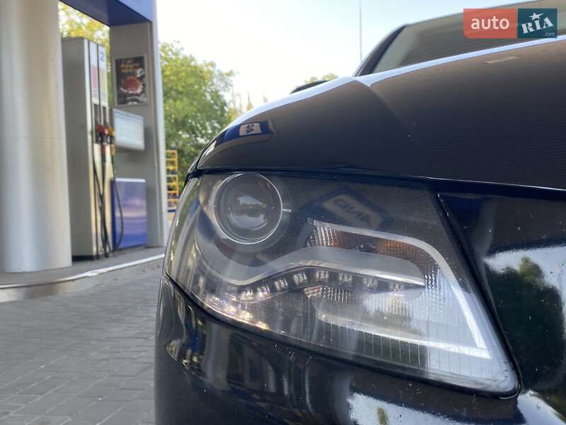 Седан Audi A4 2011 в Николаеве