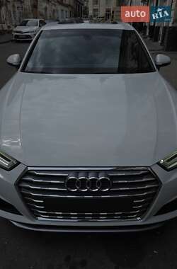 Седан Audi A4 2019 в 