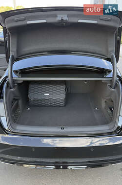 Седан Audi A4 2019 в Дніпрі