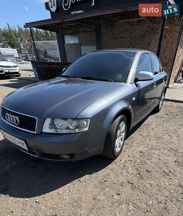 Седан Audi A4 2001 в Чугуеве