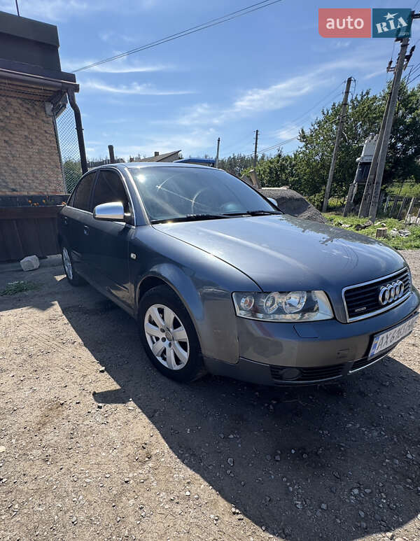 Седан Audi A4 2001 в Чугуеве